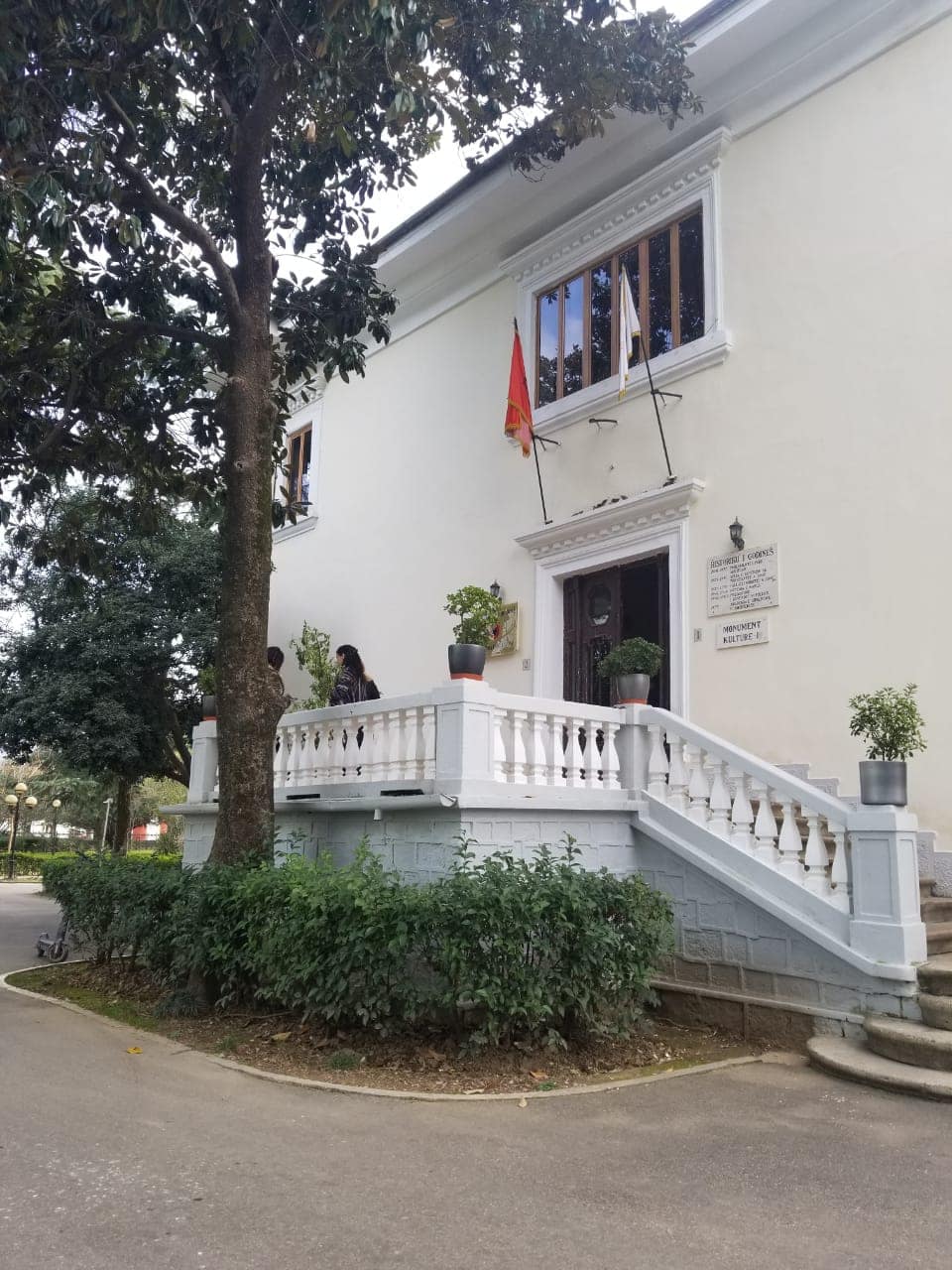 AKADEMIA E SHKENCAVE - Foto 1