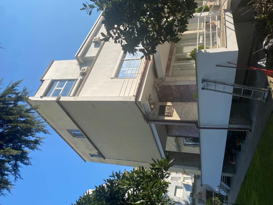 AKSI I RRUGËS "SKËNDËRBEJ" DHE GODINAT NË TË DY ANËT E KËSAJ RRUGE (BLLOKU I AMBASADAVE) RRUGA SKËNDËRBEJ - Foto 1