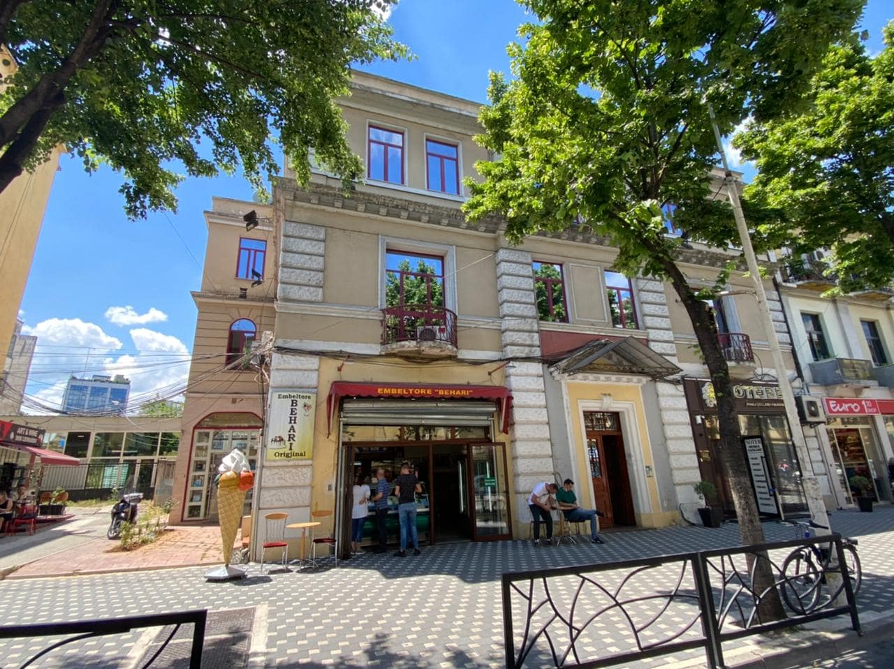 Albanian University (3 kate) - Foto 2
