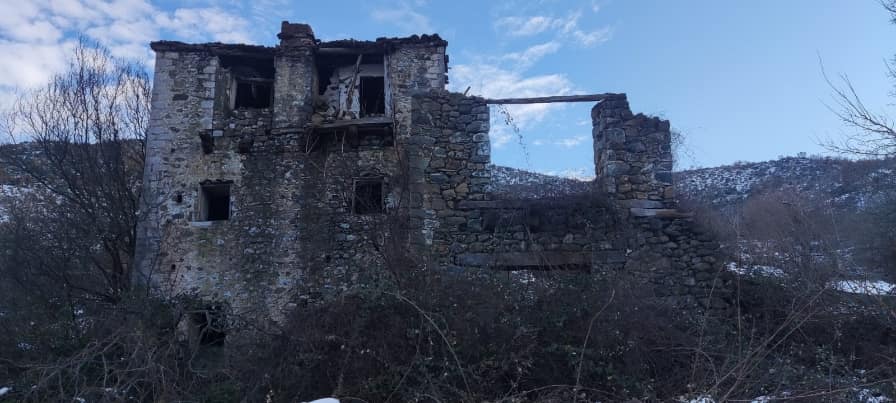 BANESA E ASLLAN HUTES - Foto 2