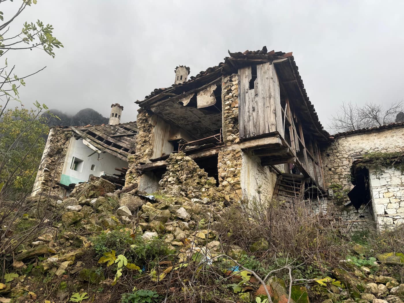 Banesa e Muharrem Hoxhës - Foto 3