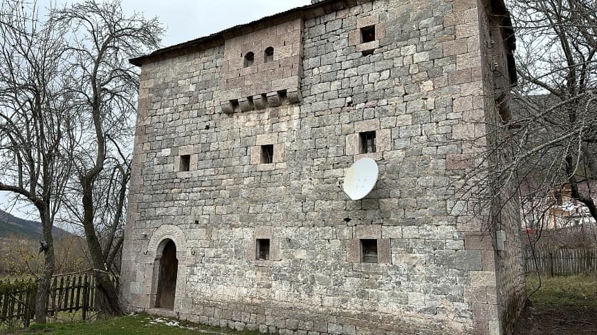 BANESA E SELMAN TOLLES