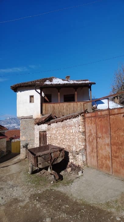 BANESA E TASHKO MARKOS - Foto 1
