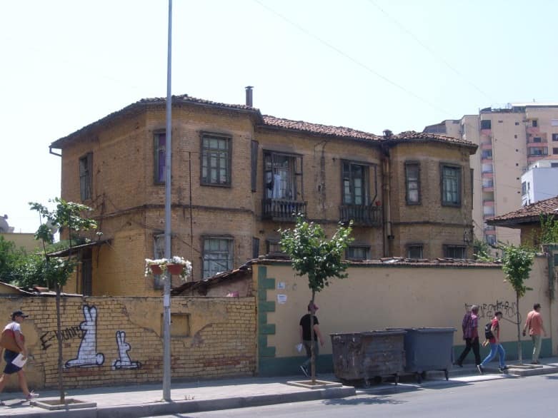 Banesë tip vilë (2 kate) - Foto 2
