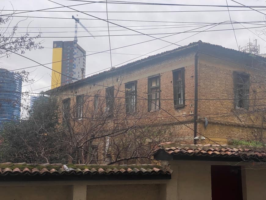 Banesë tip vilë (2 kate) - Foto 3
