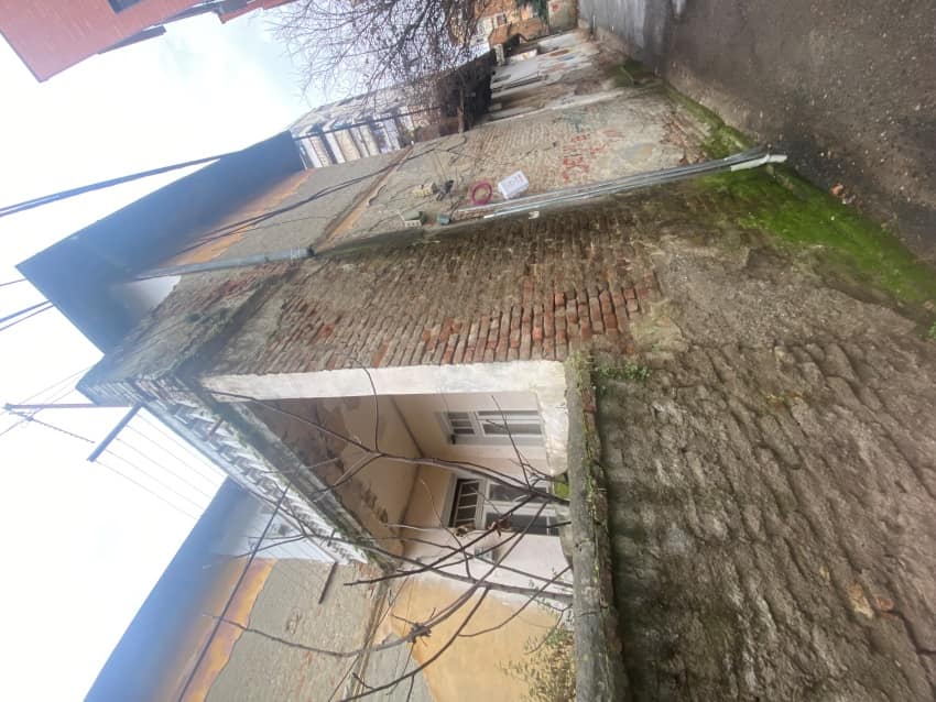 Banesë tip vilë (2 kate) - Foto 1