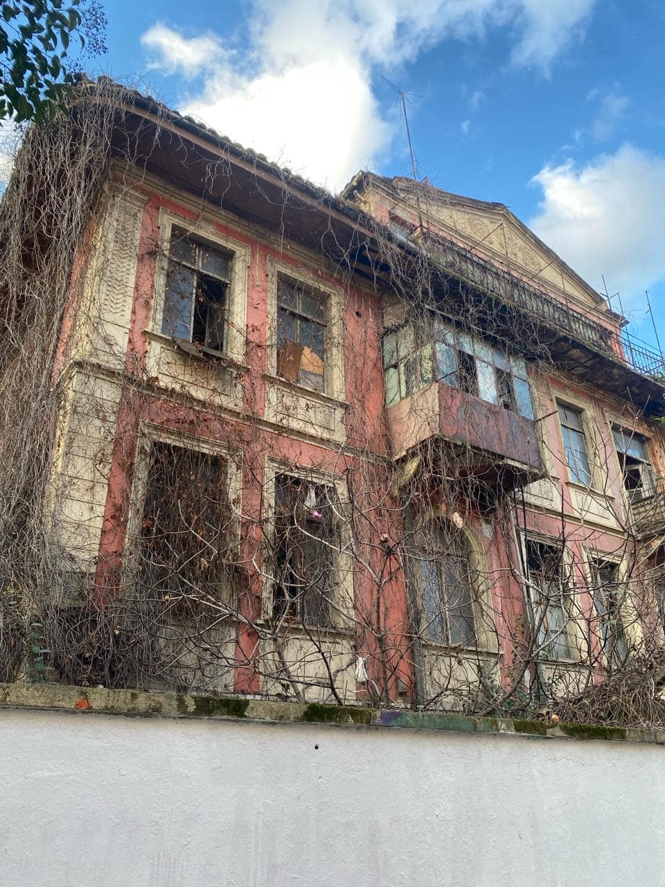Banesë tip vilë (3 kate) - Foto 3
