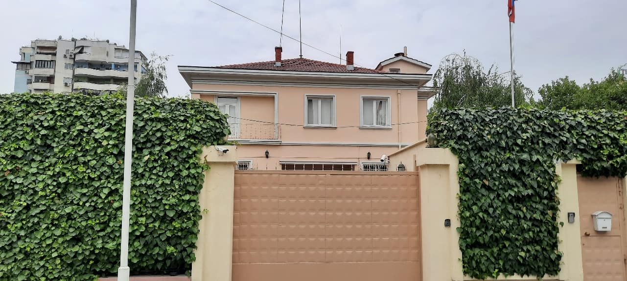 BANESË TIP VILË RR. “DONIKA KASTRIOTI”, REZIDENCA E AMBASADËS ZVICERANE - Foto 2
