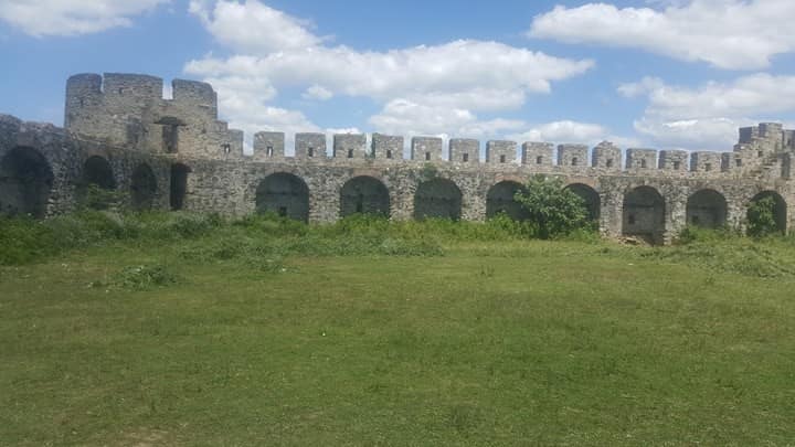 KALAJA E BASHTOVËS - Foto 1