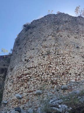 Kalaja e Petreles - Foto 1