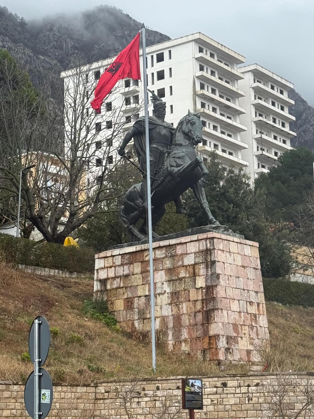 MONUMENTI I SKENDERBEUT
