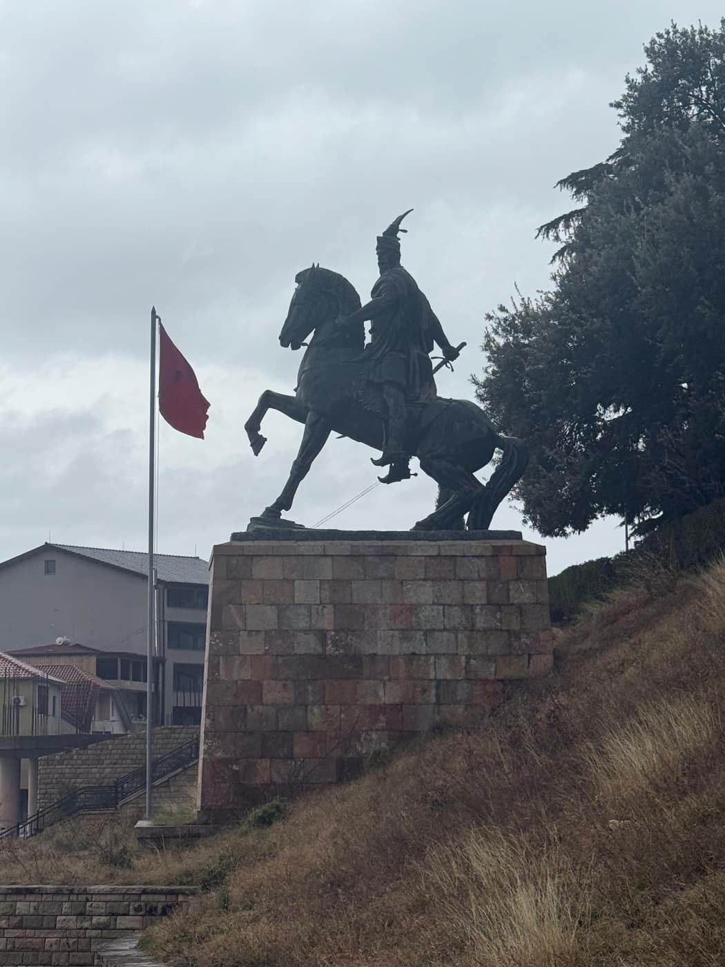 MONUMENTI I SKENDERBEUT - Foto 1