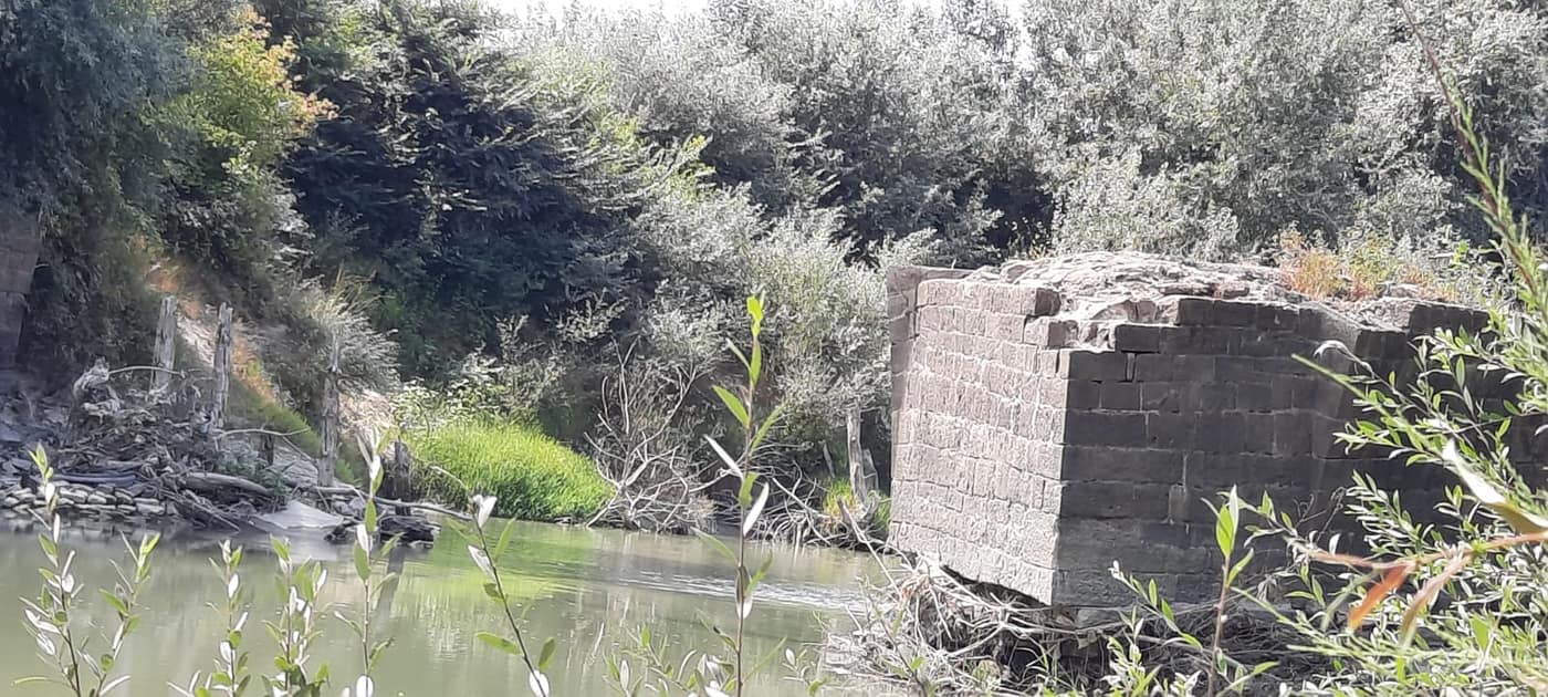 Rrenojat e Urë antike mbi lumin Shkumbin - Foto 3