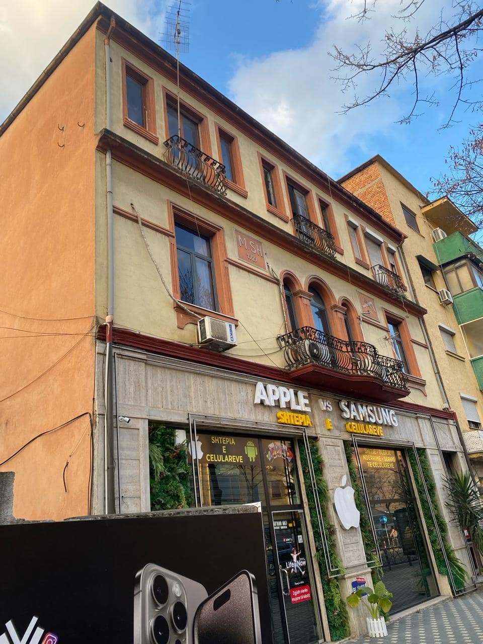 VILË BANIMI TRE KATE NË RR. E DURRËSIT