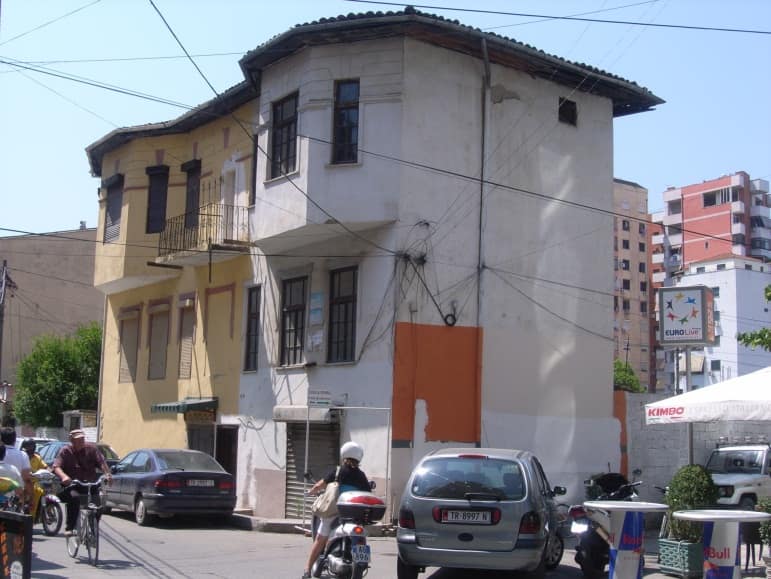 Banesë tip vilë (3 kate) - Foto 2