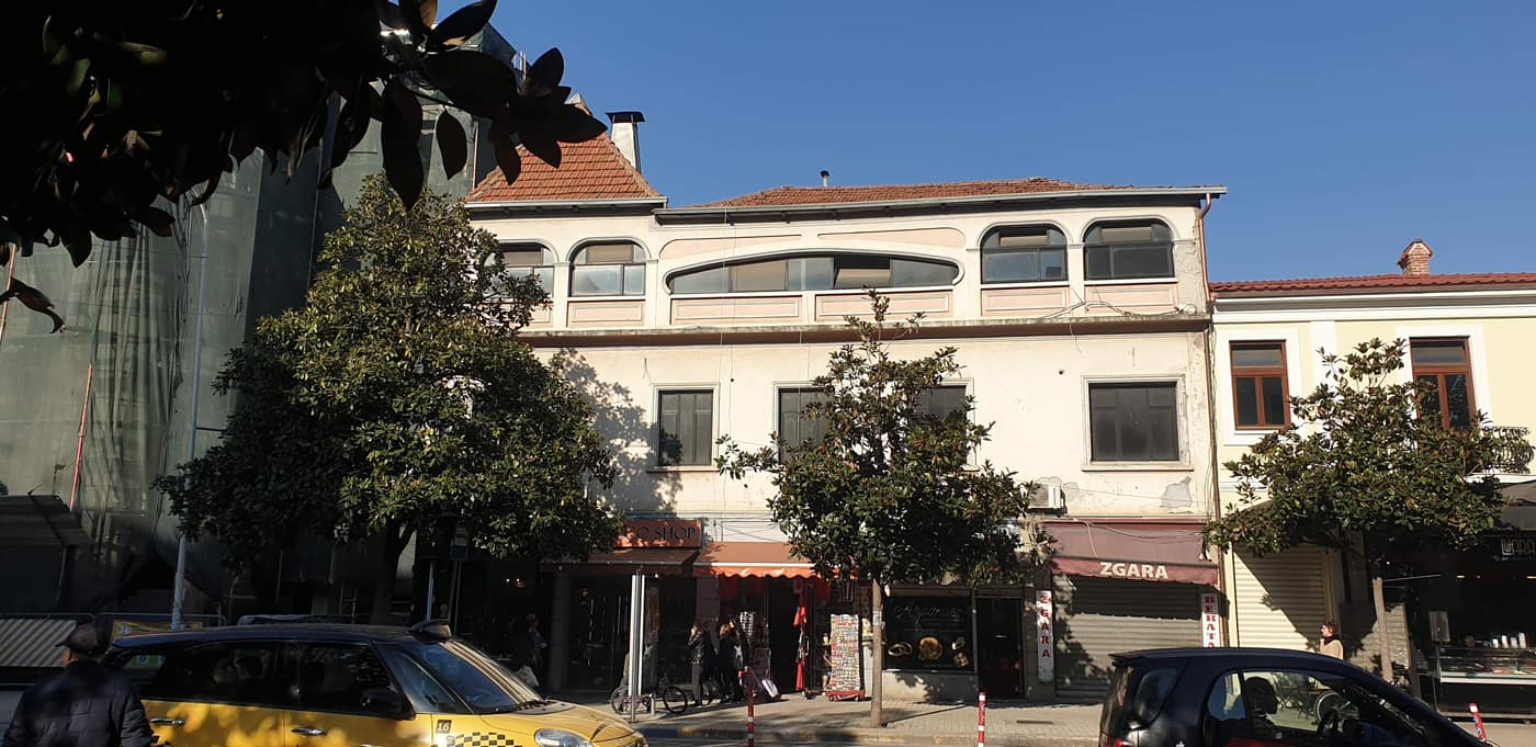 Banesë tip vilë (3 kate) - Foto 1