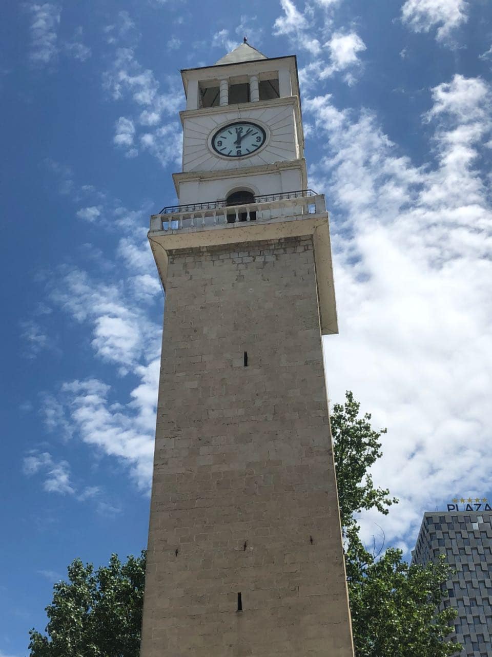 Kulla e Sahatit - Foto 1