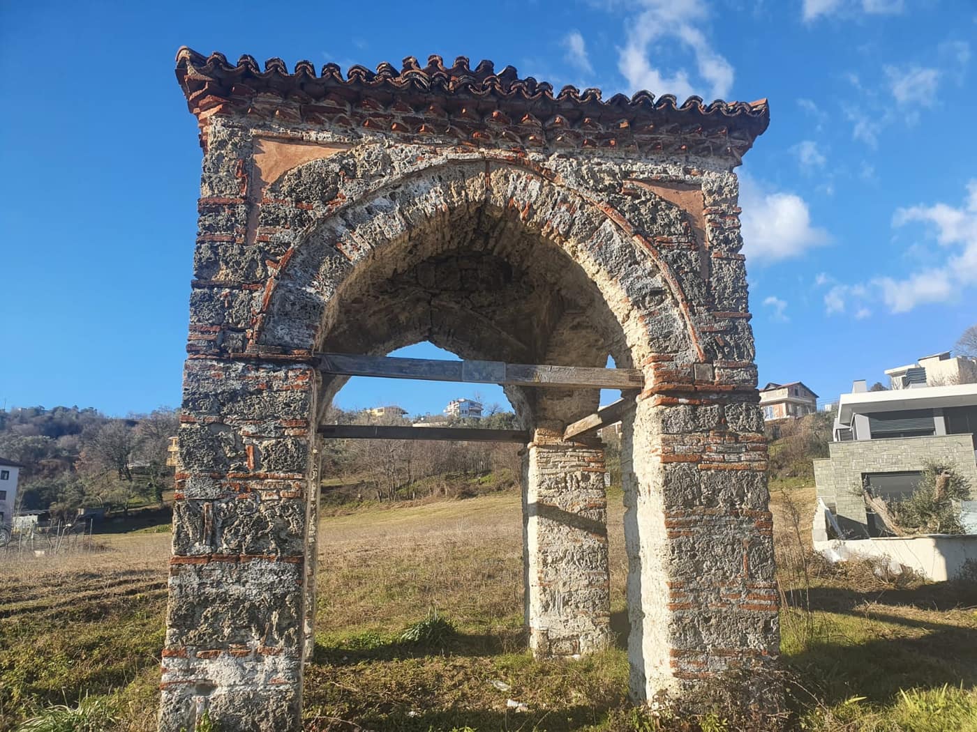 Tyrbja e Nuses - Foto 1