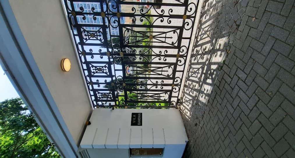 VILA BARDHA NË RRUGËN “LEKË DUKAGJINI” - Foto 1